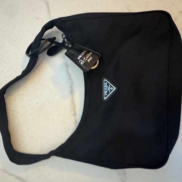 Authentic Prada re-edition 2000 mini bag - Picture 2 of 7